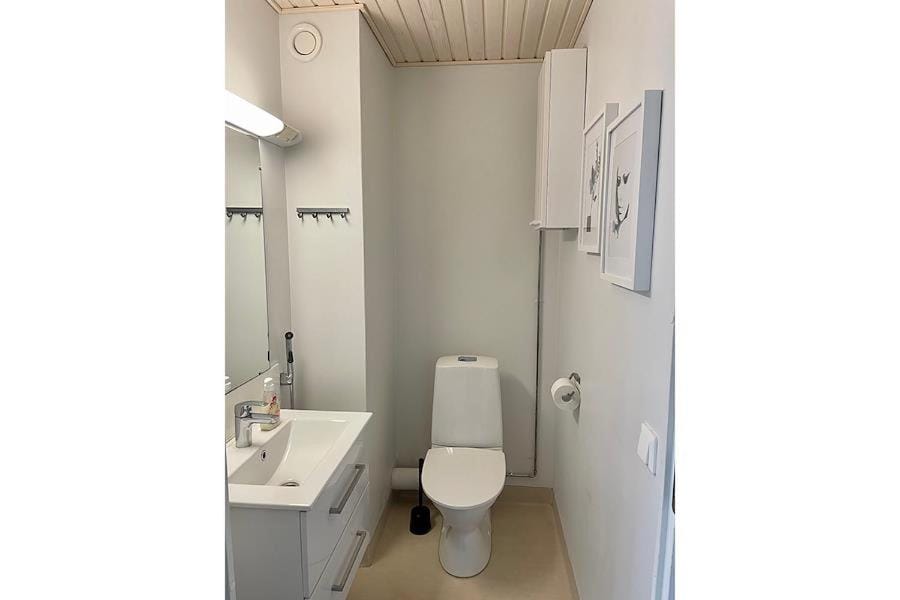 Toilet, bidet