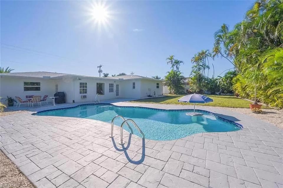 3 Palms Pool Home House in Cape Coral