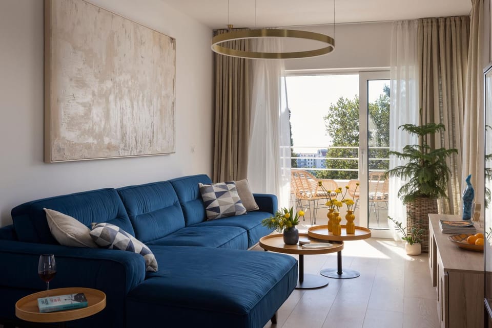 View (from property/room), Living room, Seating area