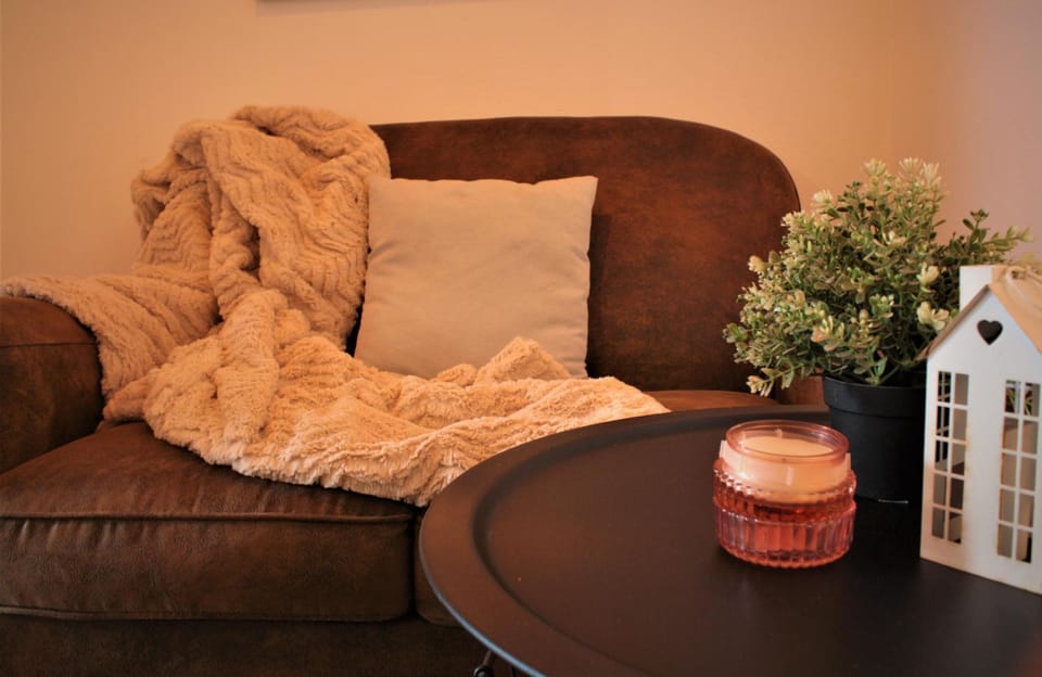 Seating area, furniture