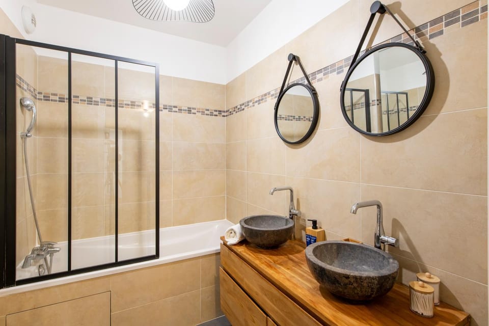 Stunning 3Bedroom Apartment with Garden in Prestigious Area I Eiffel Tower Within 15 Minutes' Drive Apartment in Issy-les-Moulineaux