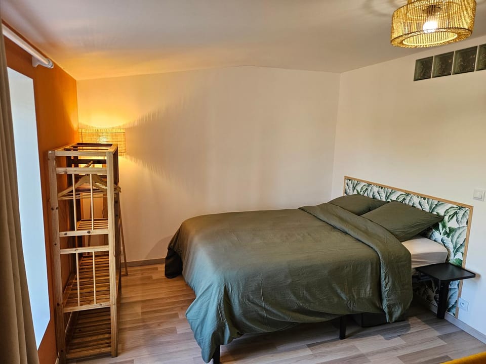 Bed, Bedroom