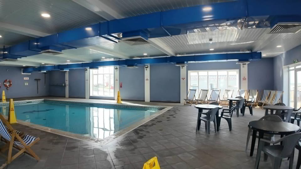 Awel Mor Beautiful Pet Friendly Chalet in Clarach Bay House in Tirymynach