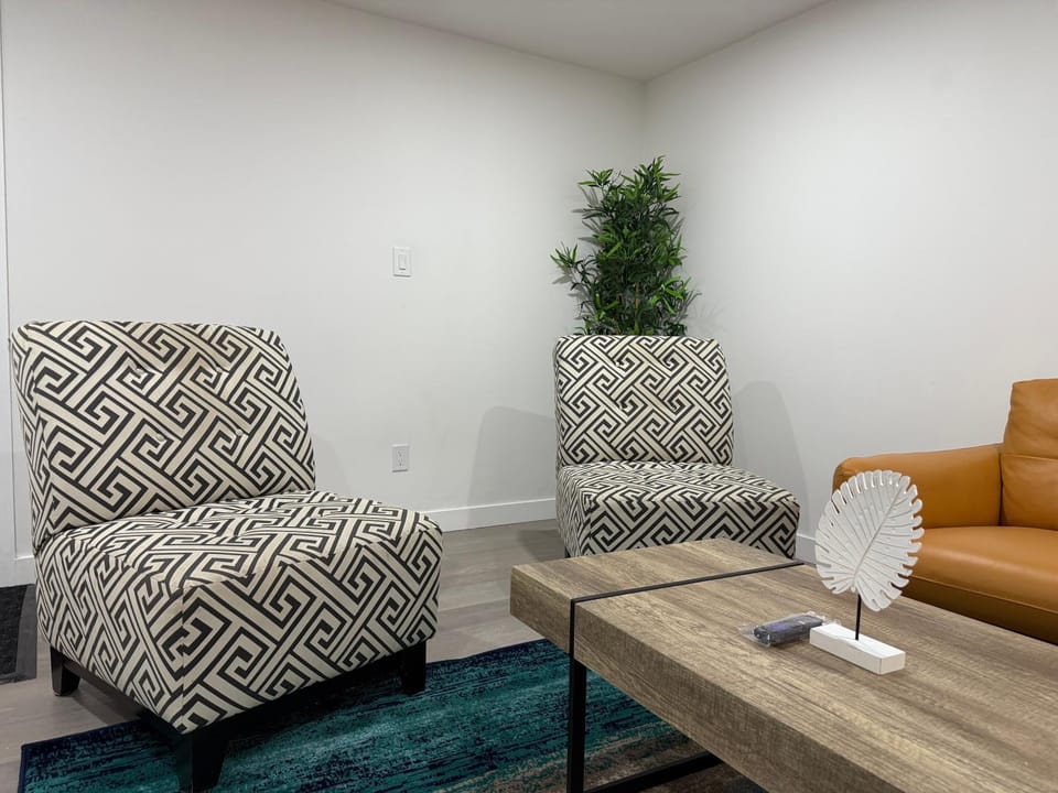 Living room, Seating area