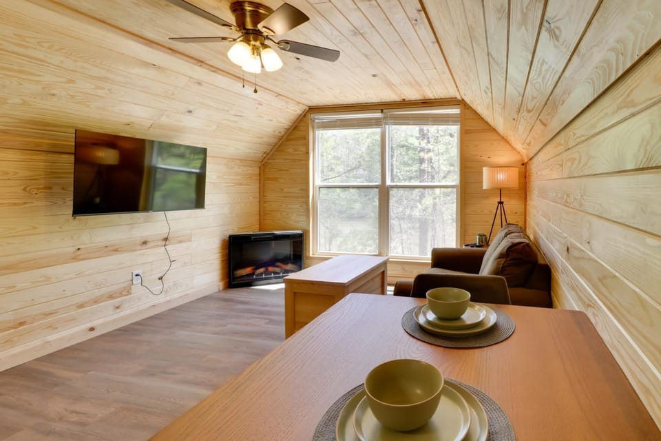 Cabin w/ Lake Access Near Talladega Nat'l Forest Cabin in Alabama