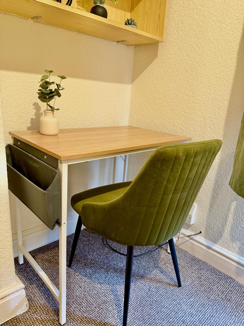 Seating area, Bedroom