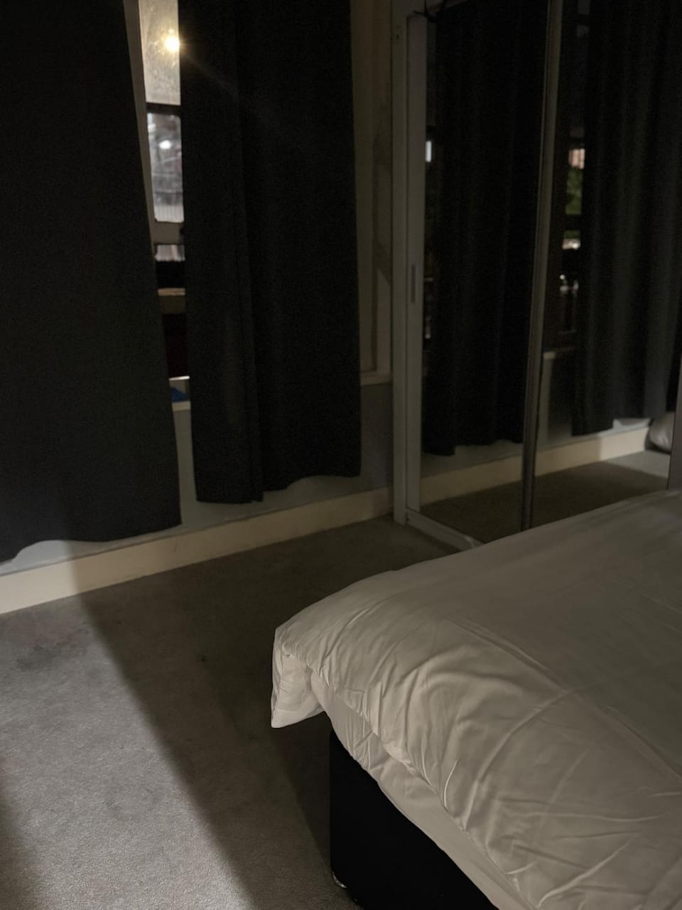 Cozy Central 1 Min to Tube Apartment in Scotland