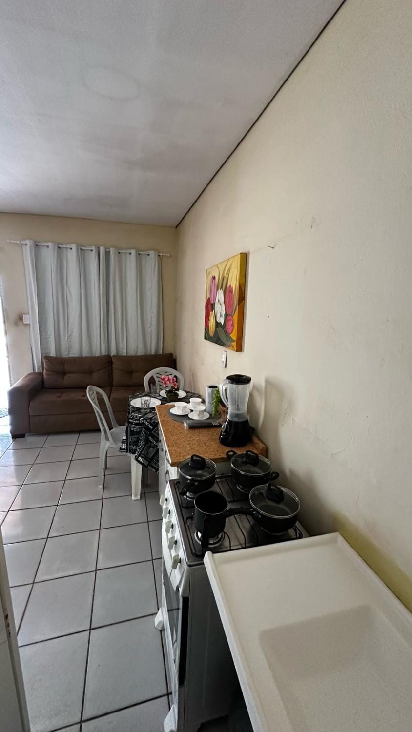 Suíte privativa com cozinha completa, ar e Wi-Fi House in Palmas