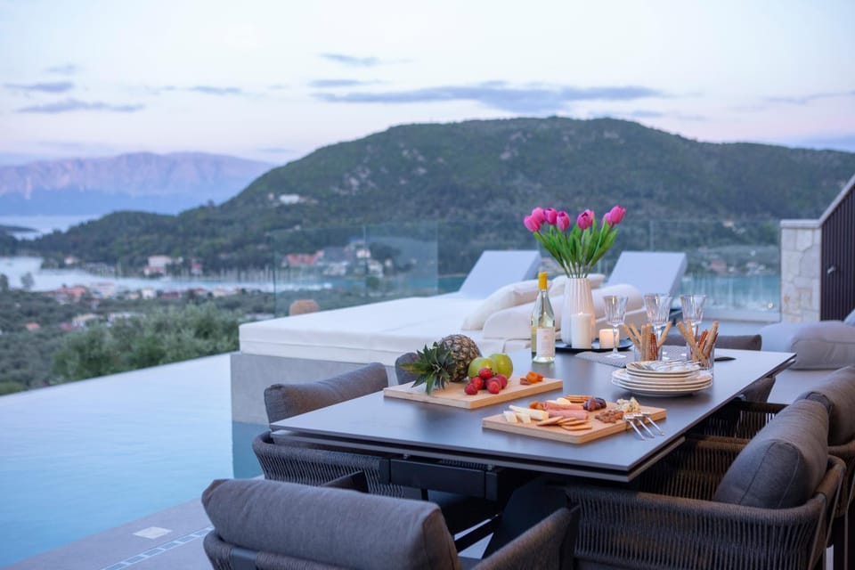 Balcony/Terrace, Dining area, Pool view, Swimming pool