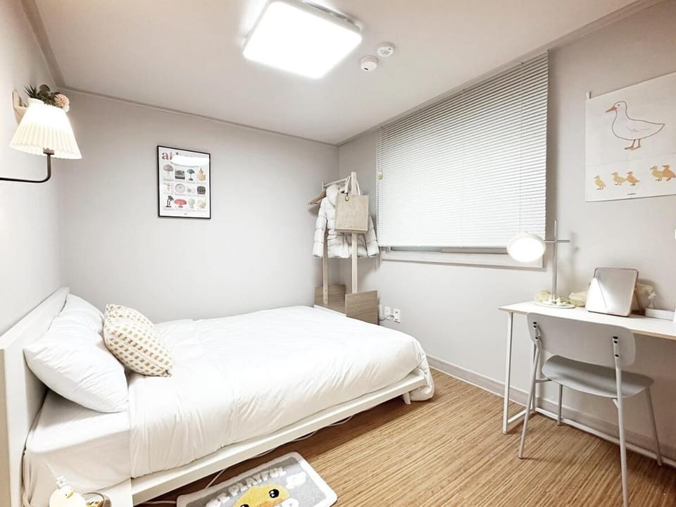 Namsan Beautiful BIG Hill House Apartment in Seoul