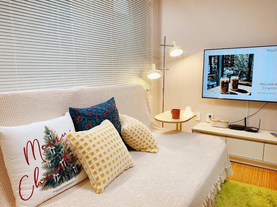 Namsan Beautiful BIG Hill House Apartment in Seoul