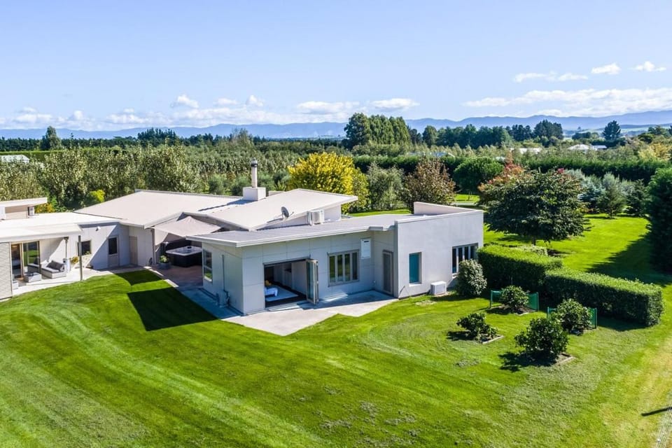 Paradise on Campbell Villa in Martinborough