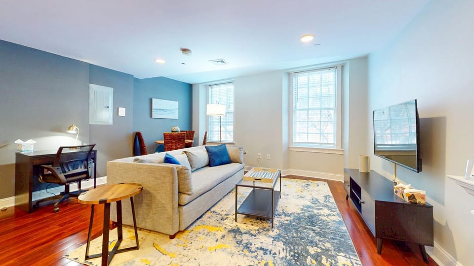 Spacious 1B in Faneuil HallQuincy Market Apartment in North End Boston