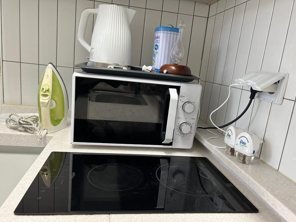 2 rooms for 6, Young House Apartment in Seoul