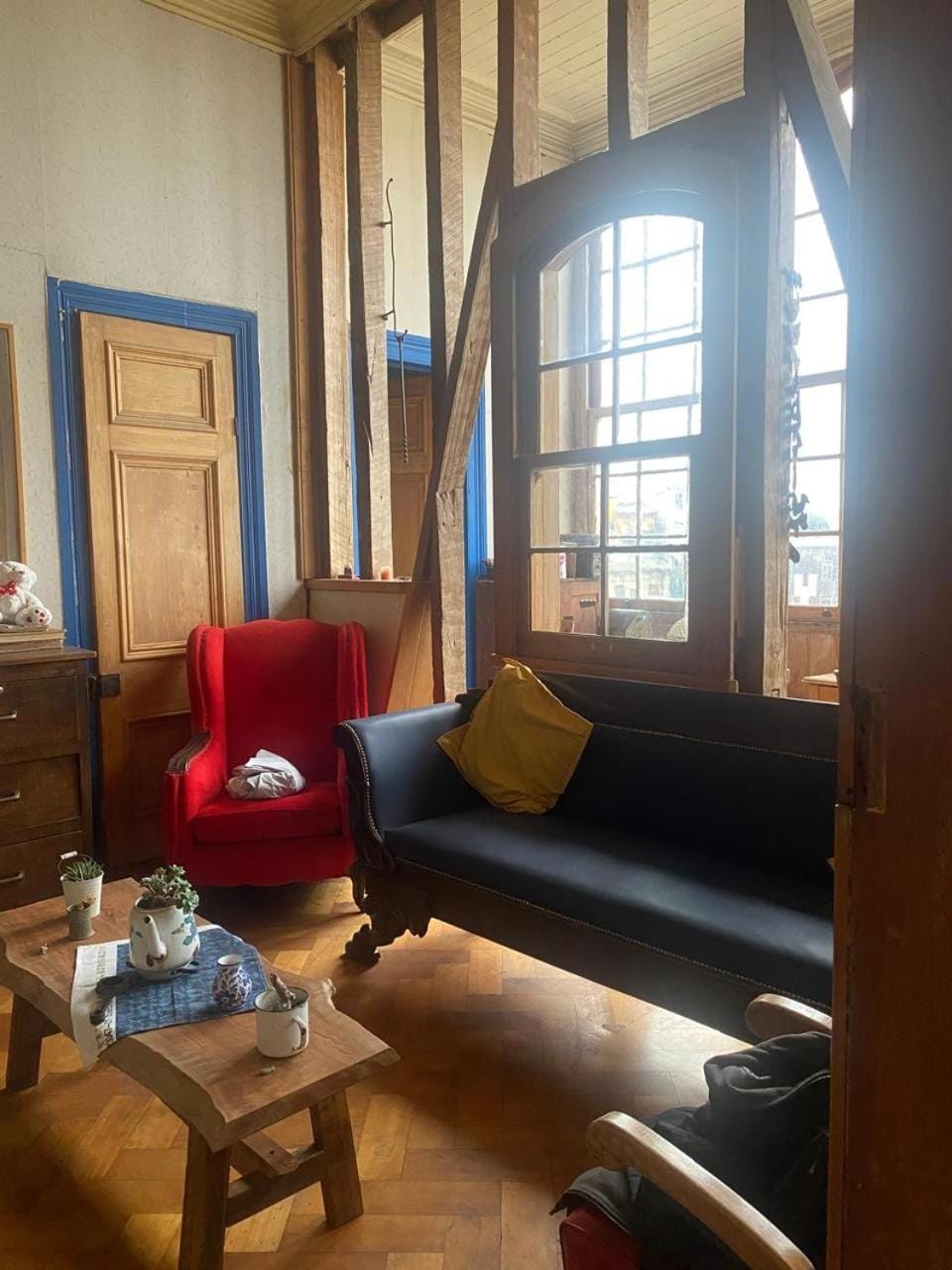 Living room, Seating area