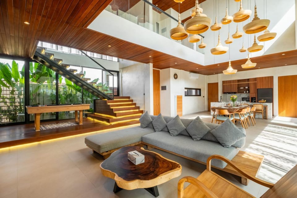 Kitchen or kitchenette, Living room, Seating area