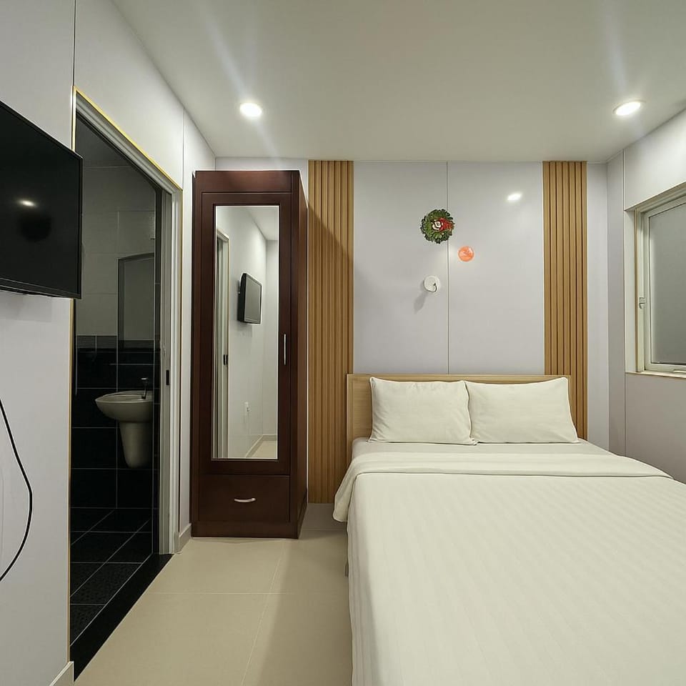 Bed, Photo of the whole room, Bedroom, wardrobe