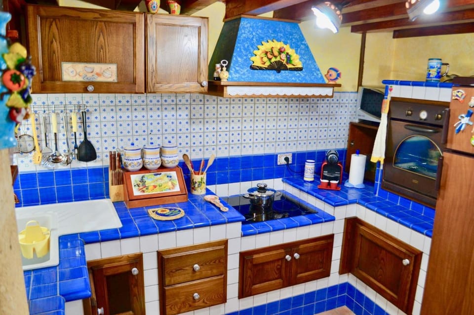 Kitchen or kitchenette, oven, stove