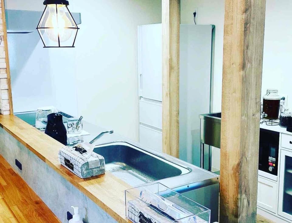 Coffee/tea facilities, dishwasher, microwave, stove, kitchen