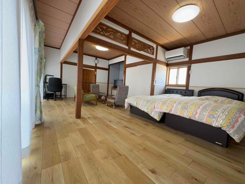 Bed, TV and multimedia, Living room, Bedroom, wardrobe, air conditioner