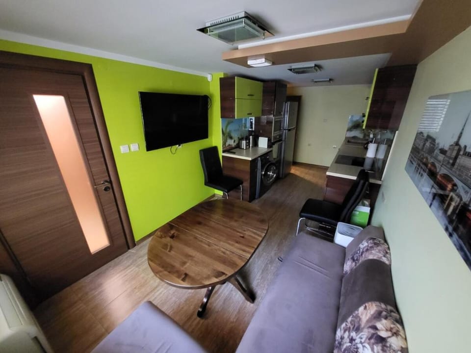 Kitchen or kitchenette, Living room, Dining area