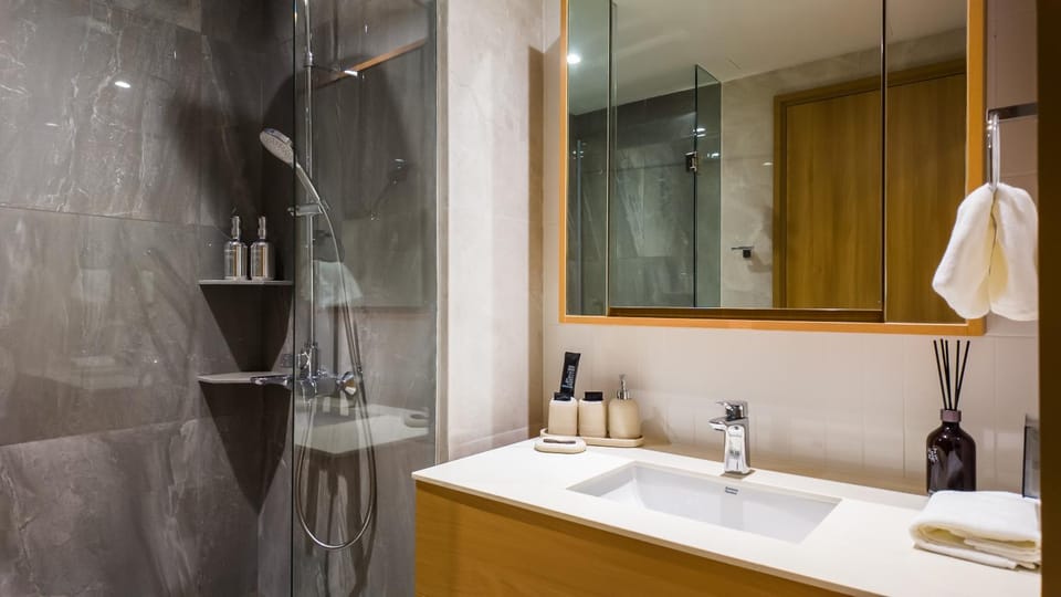 Shower, Bathroom