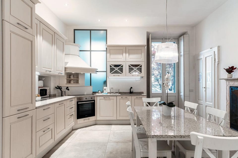 Lunch, kitchen
