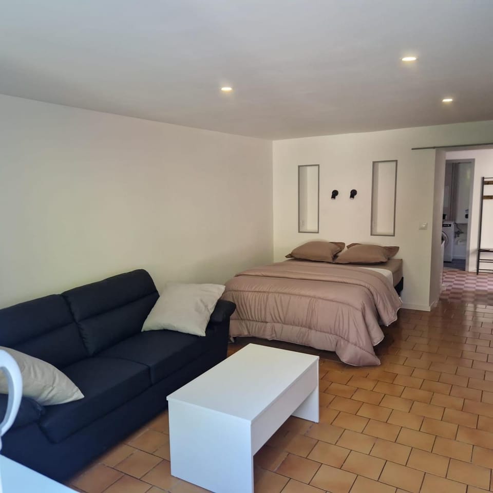 Bed, Photo of the whole room