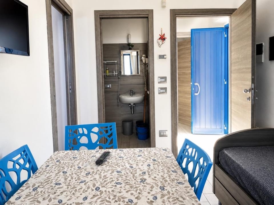 La Margherita Private Sea Terrace Apartment in Rodi Garganico