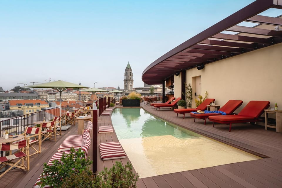 Pool view, Swimming pool, sunbed