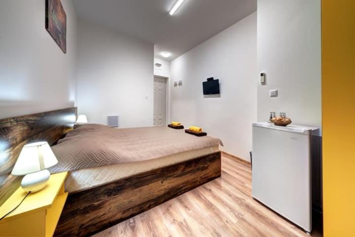 Neptun-Yellow Apartment in Burgas Province