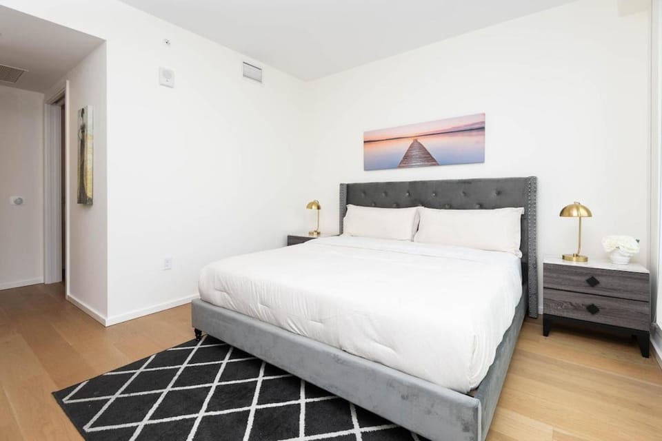Cozy 3BR High Rise with Pool with great views Apartment in Los Angeles
