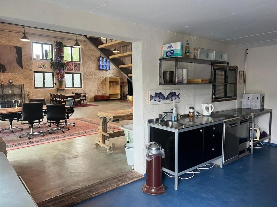 Kitchen or kitchenette, Living room