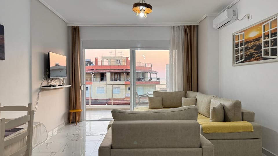 TV and multimedia, Living room, Seating area, air conditioner
