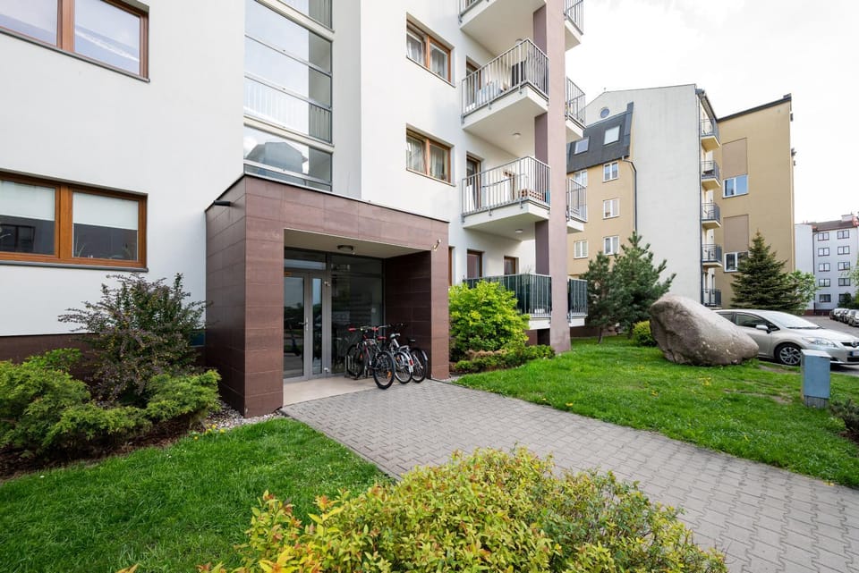 Property building, Neighbourhood, Location