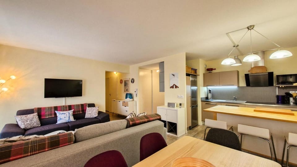 Résidence La Petite Ourse - Appartement rénové · Terrasse · centre station · vue pistes MAE-1931 Apartment in Arâches-la-Frasse