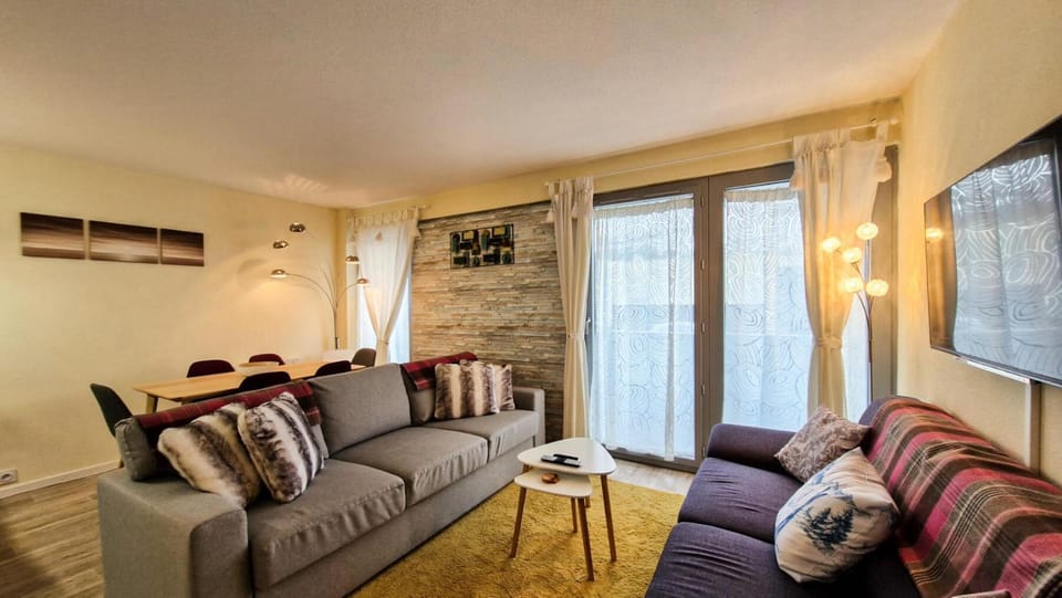 Résidence La Petite Ourse - Appartement rénové · Terrasse · centre station · vue pistes MAE-1931 Apartment in Arâches-la-Frasse