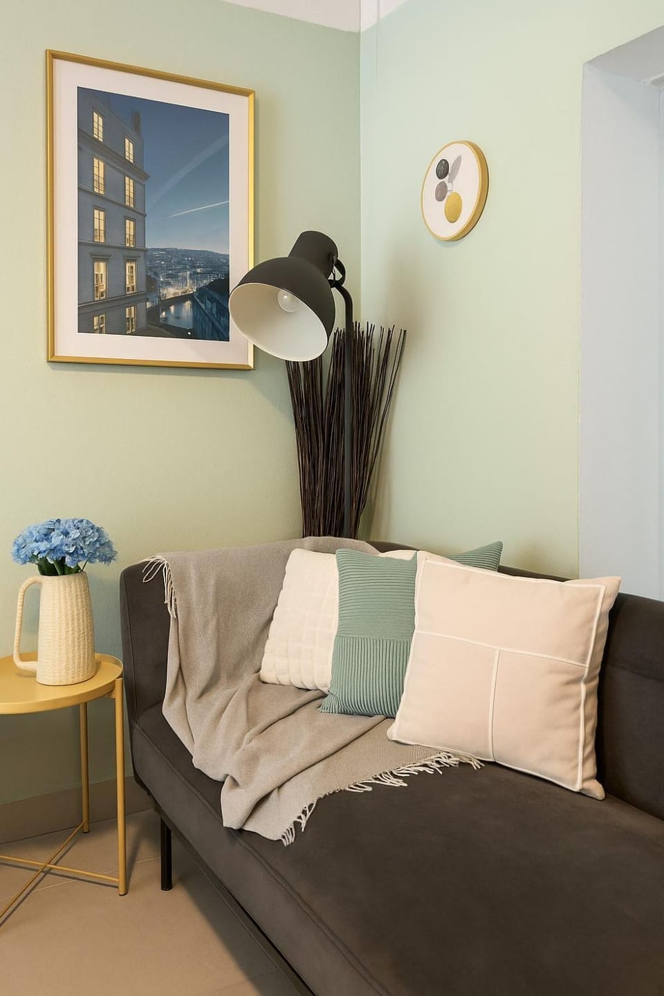 Living room, Seating area
