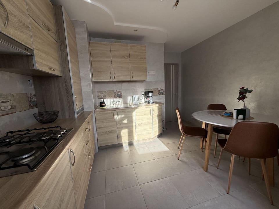 Warm ЖК Андріївський СВІТЛО ЦІЛОДОБОВО Центр Apartment in Ukraine