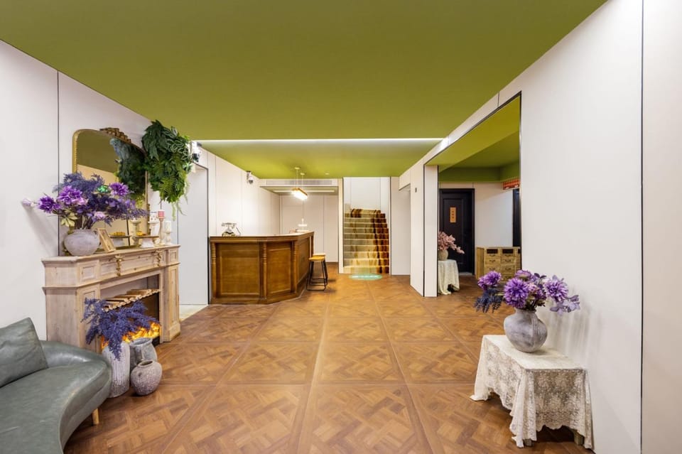 Lobby or reception, Seating area