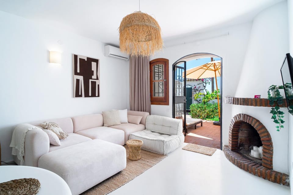Communal lounge/ TV room, Living room