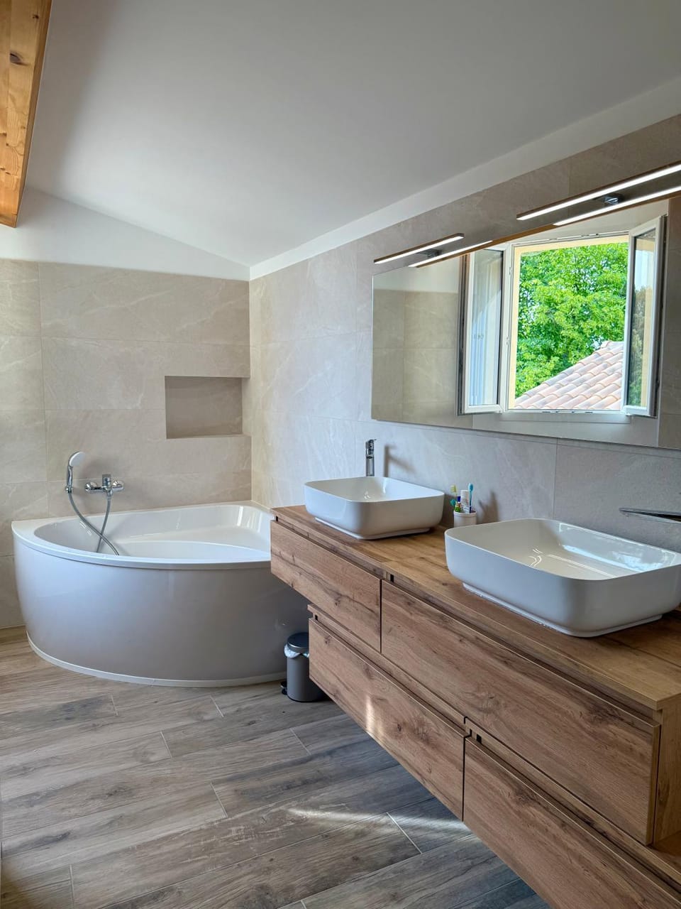 Bathroom, Bath