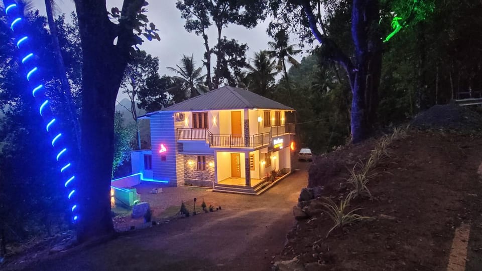NewCastle Holidays & Resort Premium 5BHK Property with Pool Mountain Valley Views Villa in Kerala