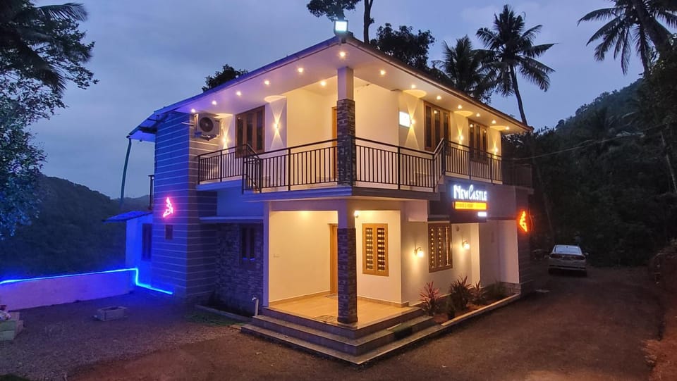 NewCastle Holidays & Resort Premium 5BHK Property with Pool Mountain Valley Views Villa in Kerala