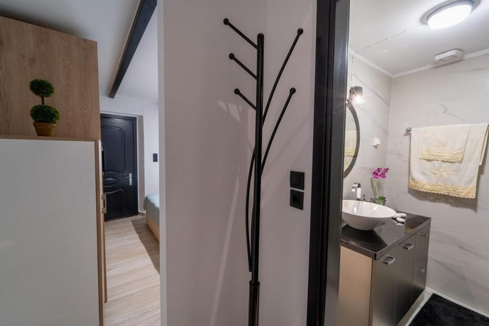 Bathroom, Photo of the whole room
