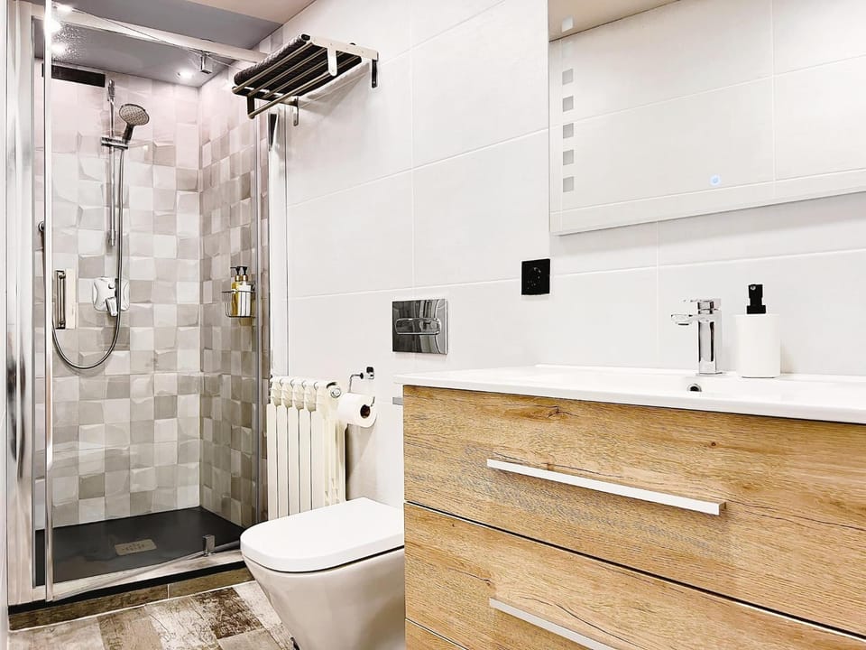Shower, Bathroom