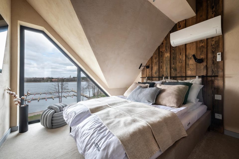 Bed, Bedroom, Lake view, air conditioner