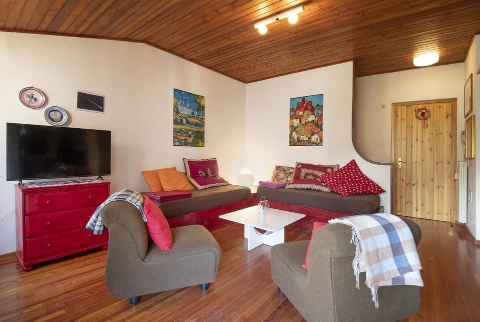 Communal lounge/ TV room