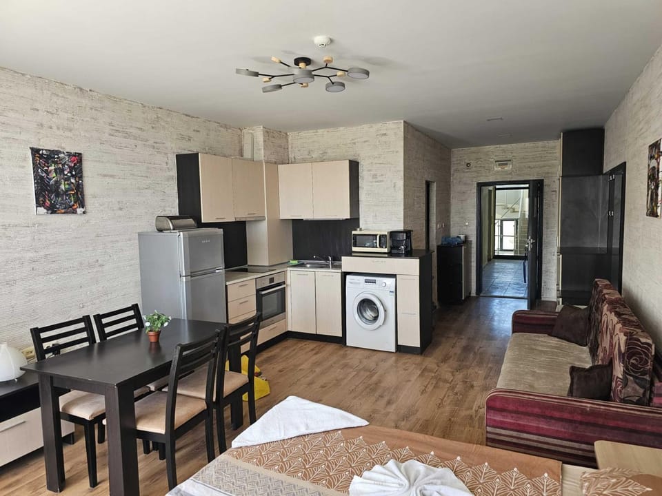 Kitchen or kitchenette, Living room, Dining area, oven, stove