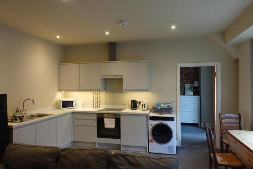 Unique, City-Center Location Apartment in Salisbury